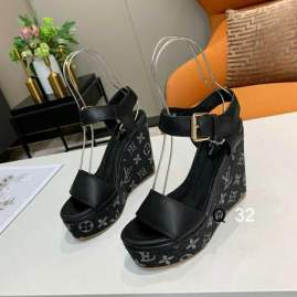 Picture of Louis Vuitton Shoes _SKULVsz35-40YY041612543
